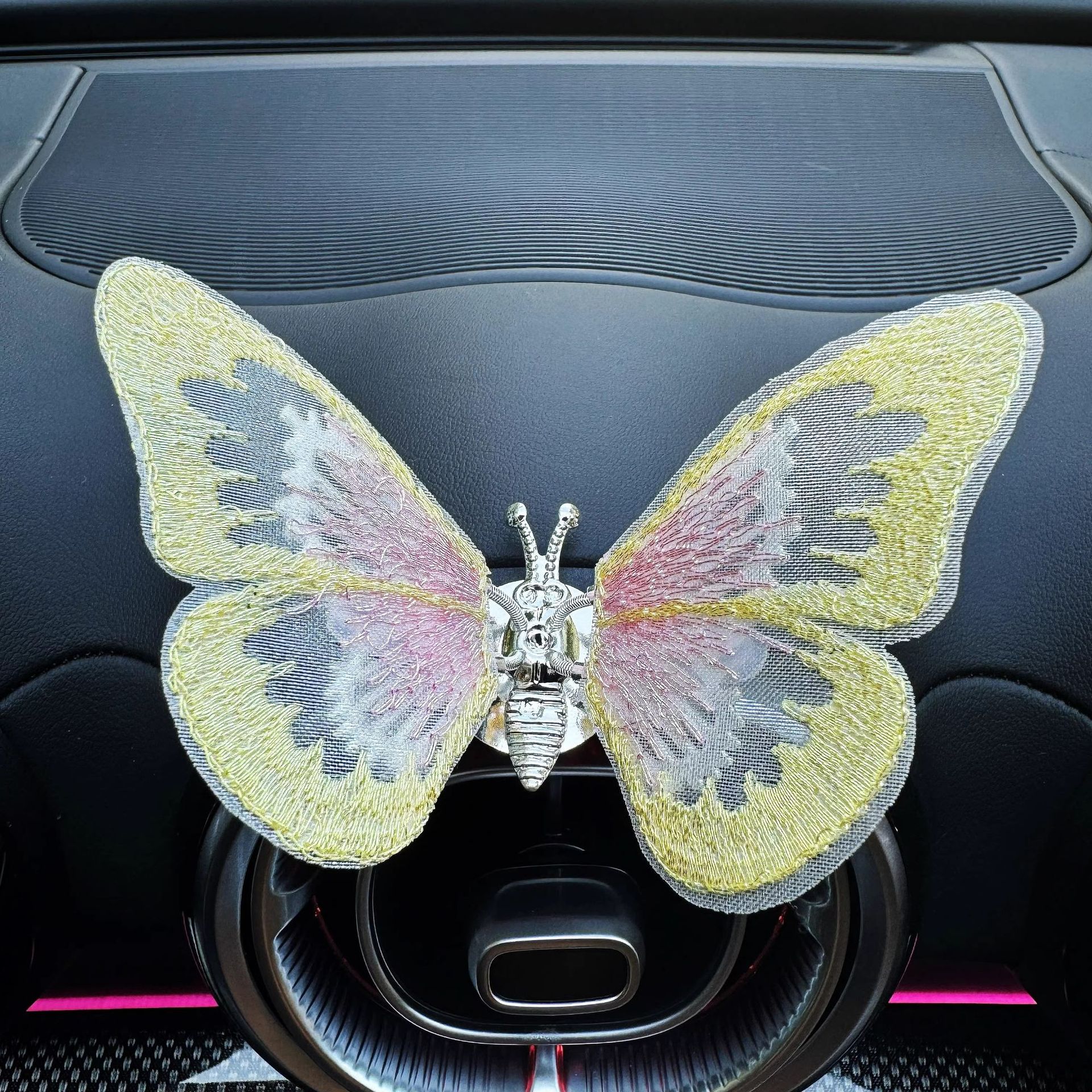 ButterflyPro™ - Transform Your Car Into A Fragrant Paradise (+ FREE Mystery bonus)